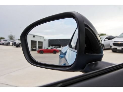 Certified 2025 Nissan Kicks SR AWD/4WD image 11