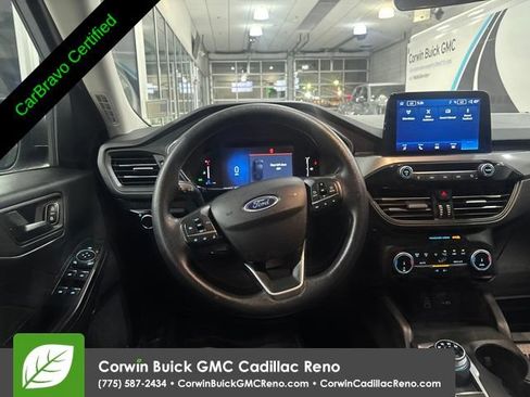 Used 2025 Ford Escape Active AWD/4WD image 32