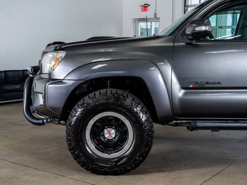 Used 2014 Toyota Tacoma 4x4 Double Cab image 9