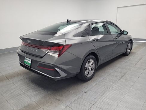 Used 2025 Hyundai Elantra SE FWD image 9