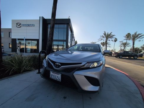 Used 2020 Toyota Camry SE image 31