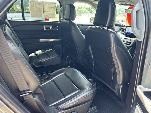 Certified 2023 Ford Explorer XLT w/ Equipment Group 202A AWD/4WD image 19