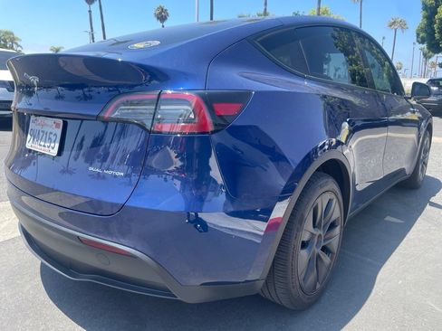 Used 2024 Tesla Model Y Long Range AWD/4WD image 4