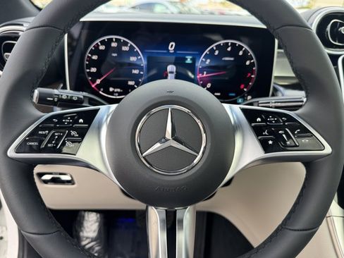 Used 2026 Mercedes-Benz GLC 300 image 24