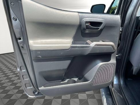Used 2023 Toyota Tacoma SR5 AWD/4WD image 16