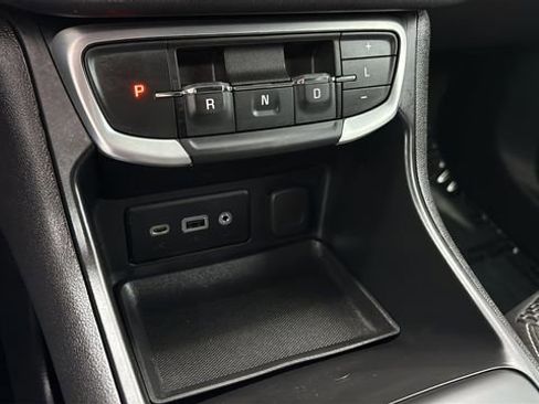 Used 2024 GMC Terrain SLE image 29