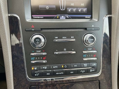 Used 2015 Lincoln Navigator 4WD 4dr 4WD image 31
