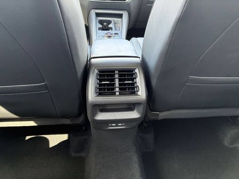 Used 2026 Volkswagen Tiguan SE FWD image 20