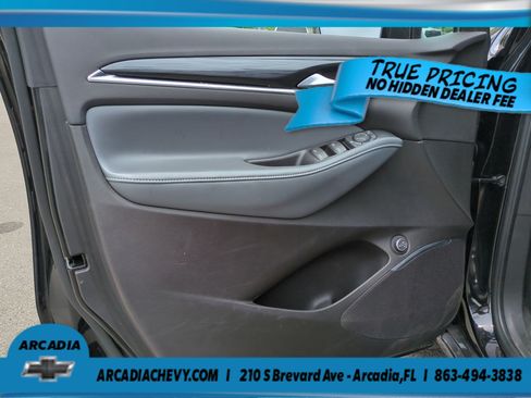Used 2021 Buick Enclave Essence FWD image 13