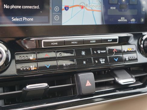 Used 2022 Toyota Highlander Limited image 18