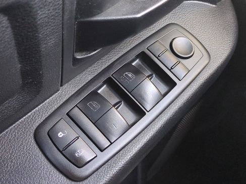 Used 2017 RAM 1500 Express w/ Express Value Package image 20