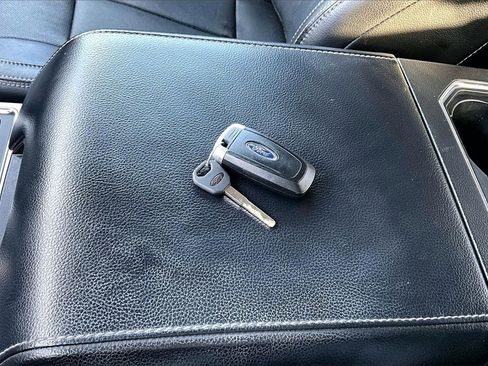 Used 2018 Ford F150 Lariat image 36