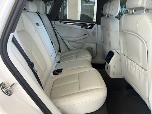 Used 2021 Porsche Macan S AWD/4WD image 28