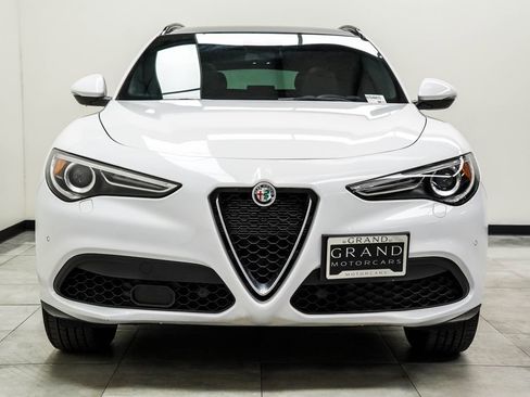 Used 2022 Alfa Romeo Stelvio Ti AWD/4WD image 4