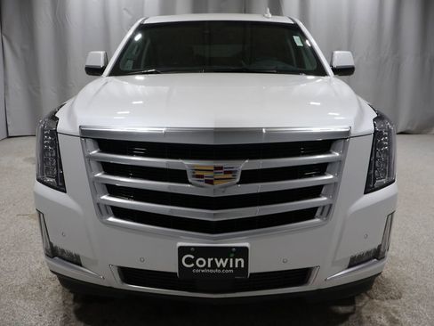 Used 2020 Cadillac Escalade Premium Luxury image 7