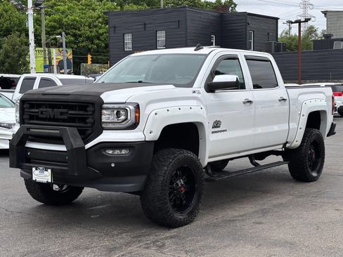 Used 2018 GMC Sierra 1500 SLT w/ SLT Preferred Package AWD/4WD image 4