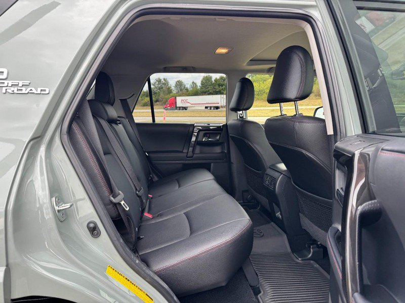 Used 2023 Toyota 4Runner TRD Off-Road Premium w/ Moonroof Package AWD/4WD image 10