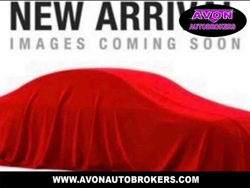 Used 2015 Chrysler Town & Country Touring image 1