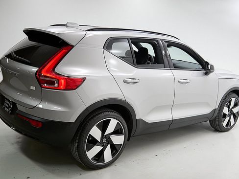 Certified 2023 Volvo XC40 Recharge Ultimate image 11