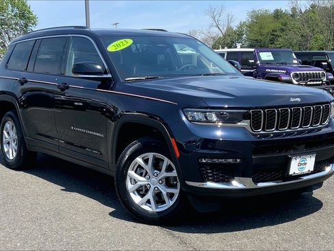 Certified 2023 Jeep Grand Cherokee L Limited AWD/4WD image 2