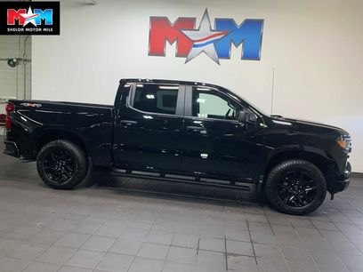 New 2026 Chevrolet Silverado 1500 Custom w/ LPO, Dark Essentials Package