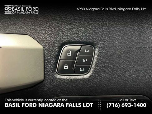 Used 2022 Ford F250 Lariat w/ Black Appearance Package image 13