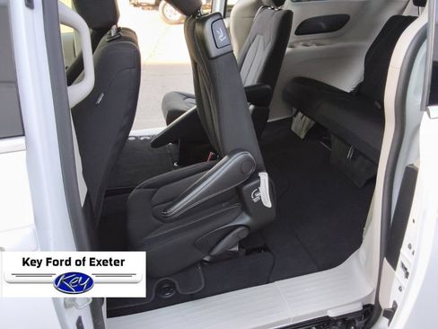 Used 2023 Chrysler Voyager LX FWD image 21
