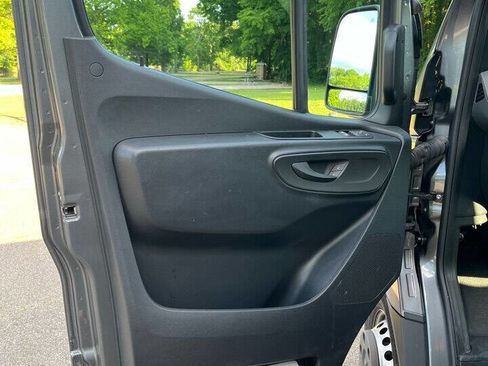Used 2022 Mercedes-Benz Sprinter 4500 image 15