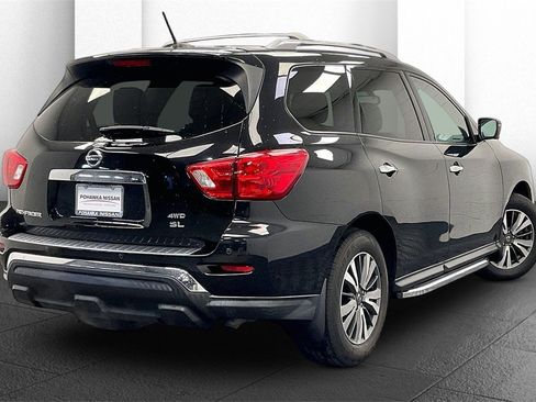 Used 2017 Nissan Pathfinder SL image 12