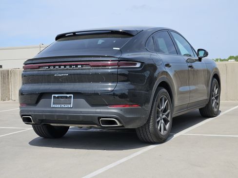 Certified 2025 Porsche Cayenne Coupe image 8