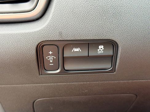 Used 2023 Kia Sorento LX FWD image 19