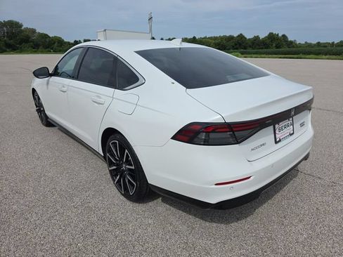Used 2024 Honda Accord Touring image 11