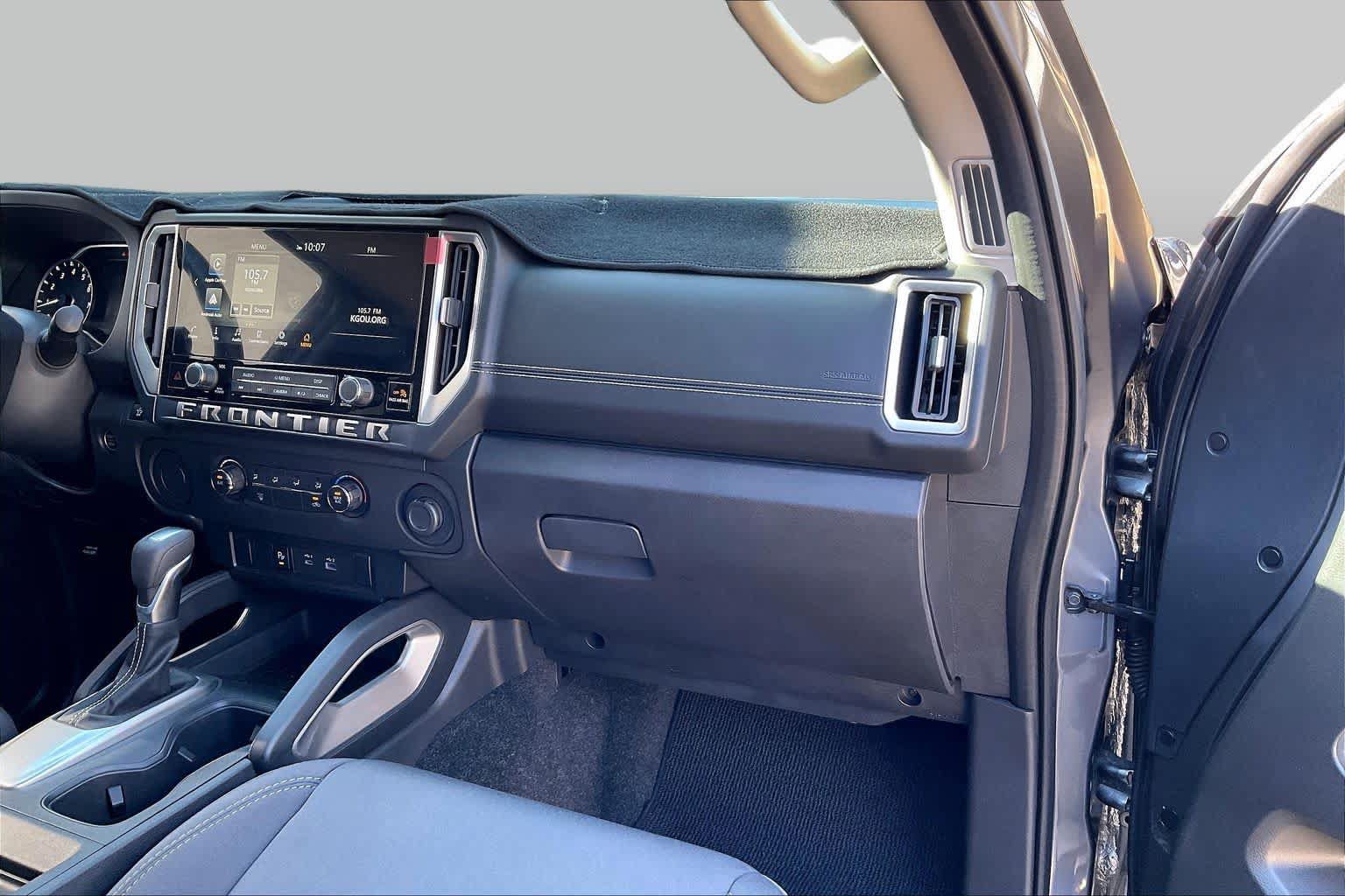Used 2025 Nissan Frontier SV RWD image 17