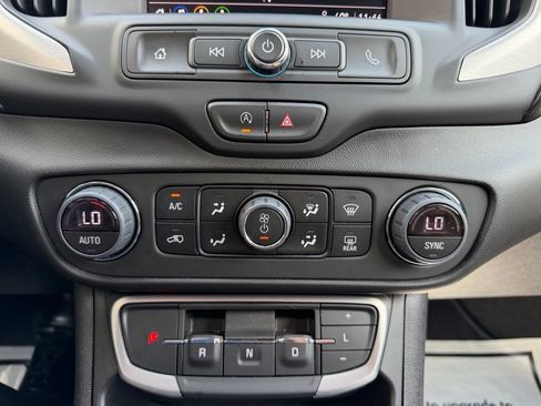 Certified 2024 GMC Terrain SLE w/ Driver Convenience Package FWD image 28