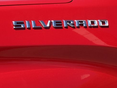 Used 2020 Chevrolet Silverado 1500 Custom w/ Custom Value Package RWD image 17