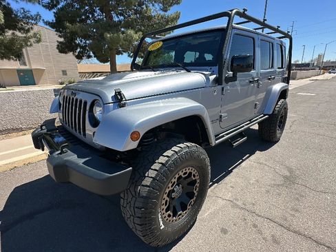 Used 2015 Jeep Wrangler Unlimited Sahara image 8