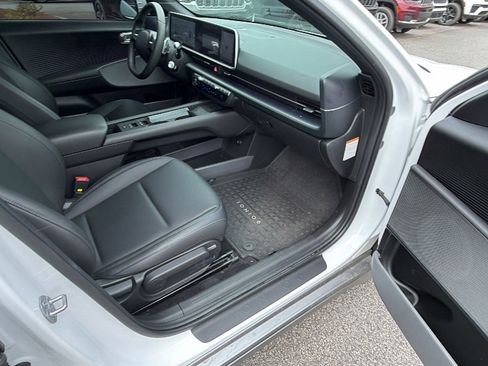 Used 2025 Hyundai Ioniq 6 SEL RWD image 18