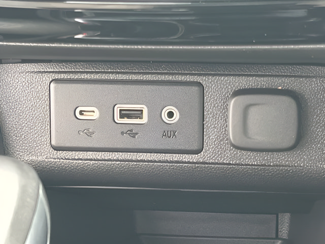 Used 2021 Buick Encore GX Select FWD image 28