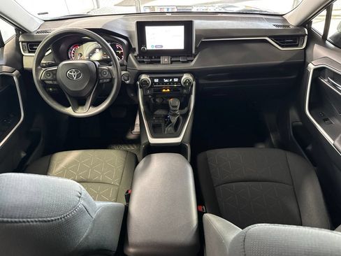 Used 2025 Toyota RAV4 XLE FWD image 31