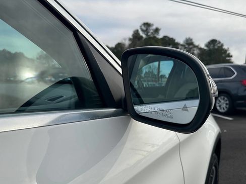 Used 2019 Mercedes-Benz GLC 300 w/ Premium Package image 12