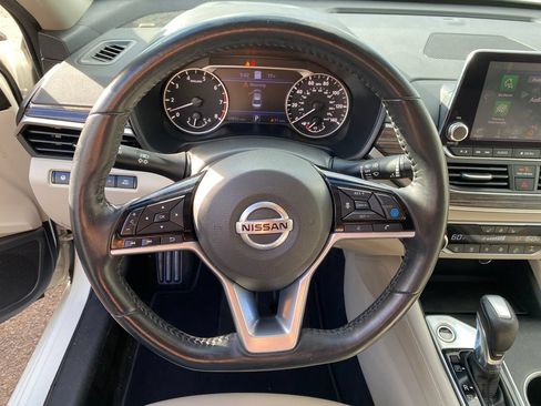 Used 2019 Nissan Altima 2.5 Platinum AWD/4WD image 14