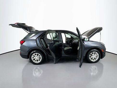 Used 2022 Chevrolet Equinox LS AWD/4WD image 24