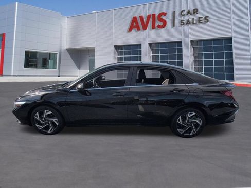 Used 2025 Hyundai Elantra SEL FWD image 10