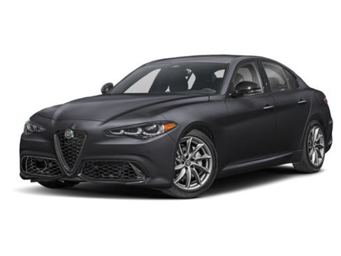 Used 2025 Alfa Romeo Giulia RWD image 3