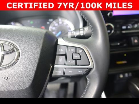 Used 2023 Toyota Highlander XLE FWD image 23