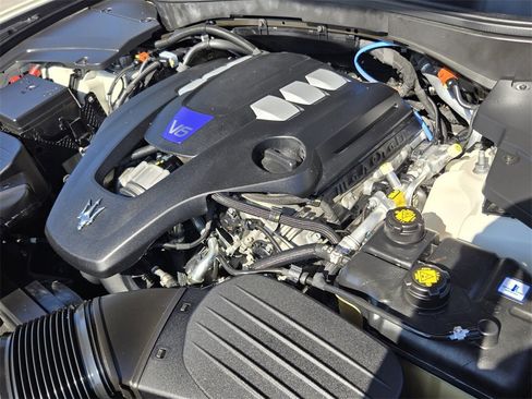 Used 2022 Maserati Levante Modena image 20