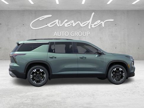 New 2027 Chevrolet Traverse LT w/ Sun and Wheel Package FWD image 5