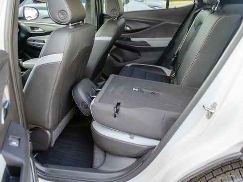 Used 2024 Buick Envista Preferred w/ Convenience I Package FWD image 27