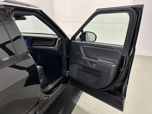 Used 2025 Rivian R1S Adventure AWD/4WD image 18