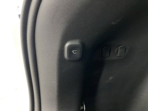 Used 2019 Jeep Cherokee Trailhawk image 14